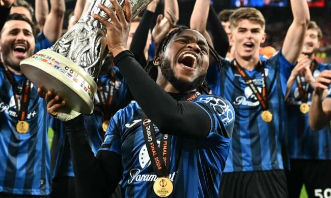 阿尔弗雷多·迪·斯塔姆法诺,费伦茨Puskás,朱普·海因克斯,阿德莫拉·卢克曼